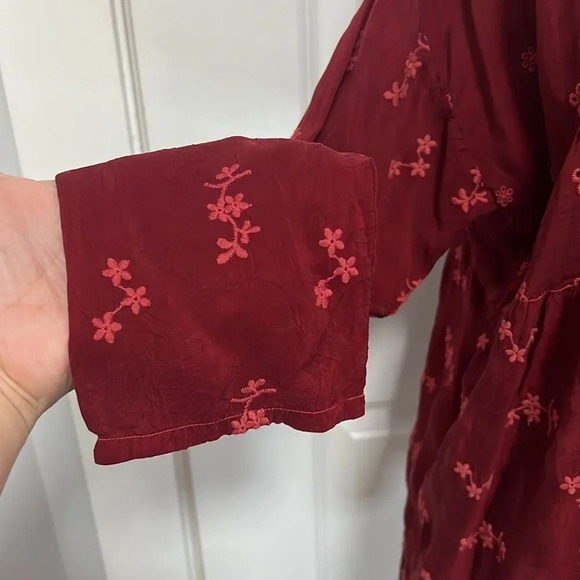 Johnny Was Women’s Burgundy Embroidered Long Sleeve Relaxed Top size XS - Picture 11 of 11